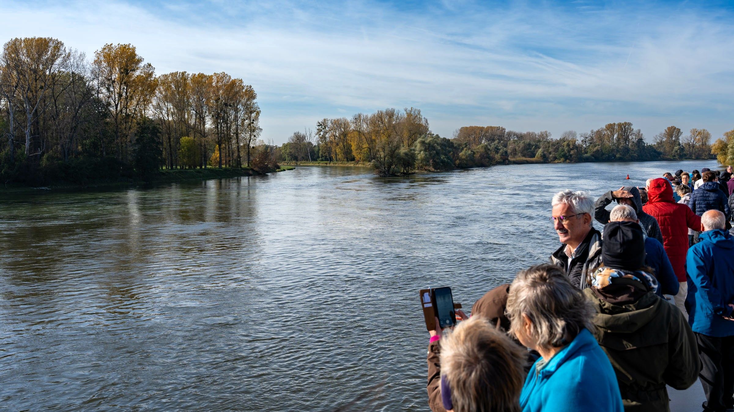 Erlebnisschifffahrt auf der frei fließenden Donau - im Bild die Mündung der Isar in die Donau (Foto: Heinrich Inkoferer)