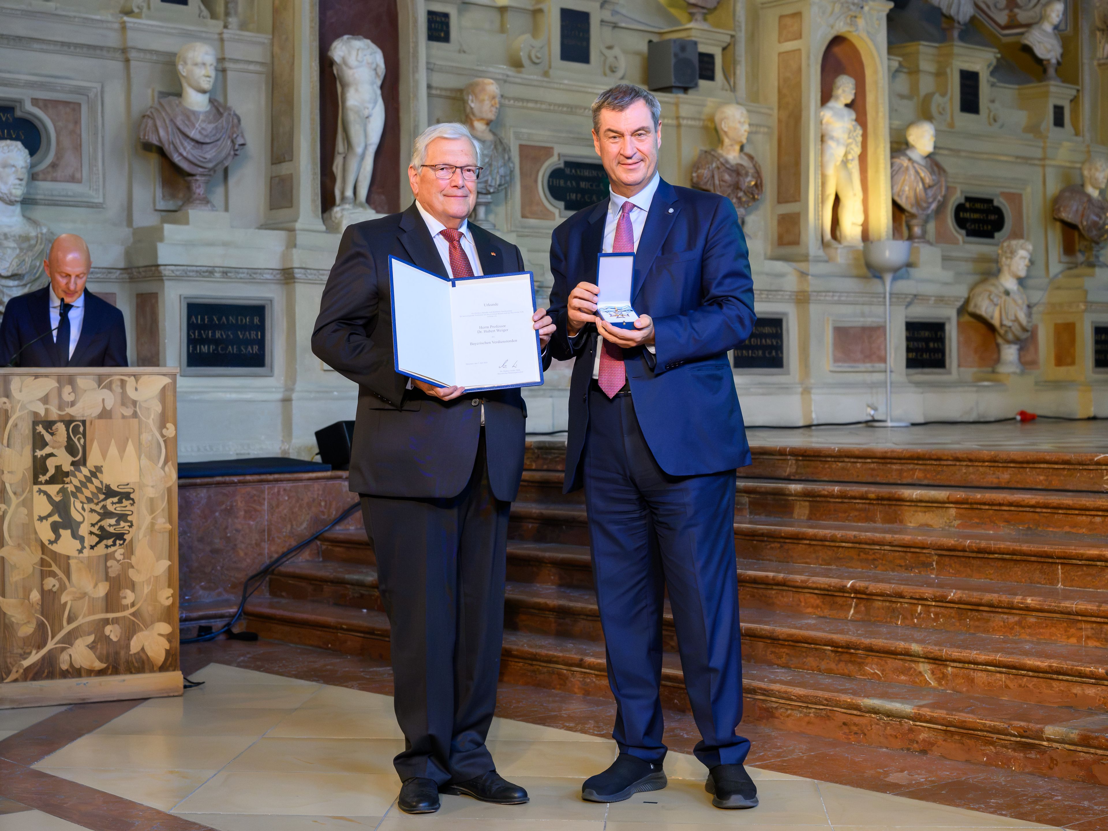 Hubert Weiger bei der Verleihung des Bayerischen Verdienstordens durch Ministerpräsident Markus Söder. (Foto: Bayerische Staatskanzlei)