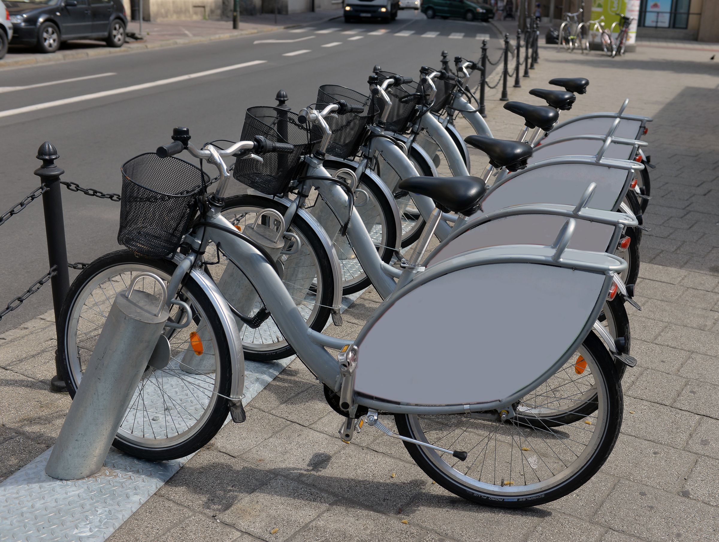 Eine Leihfahrradstation: Bus- und Bahnangebote müssen für die Nutzer auch durch Anschlussmöglichkeiten attraktiver werden. (Bild: nikitos77/Adobestock)