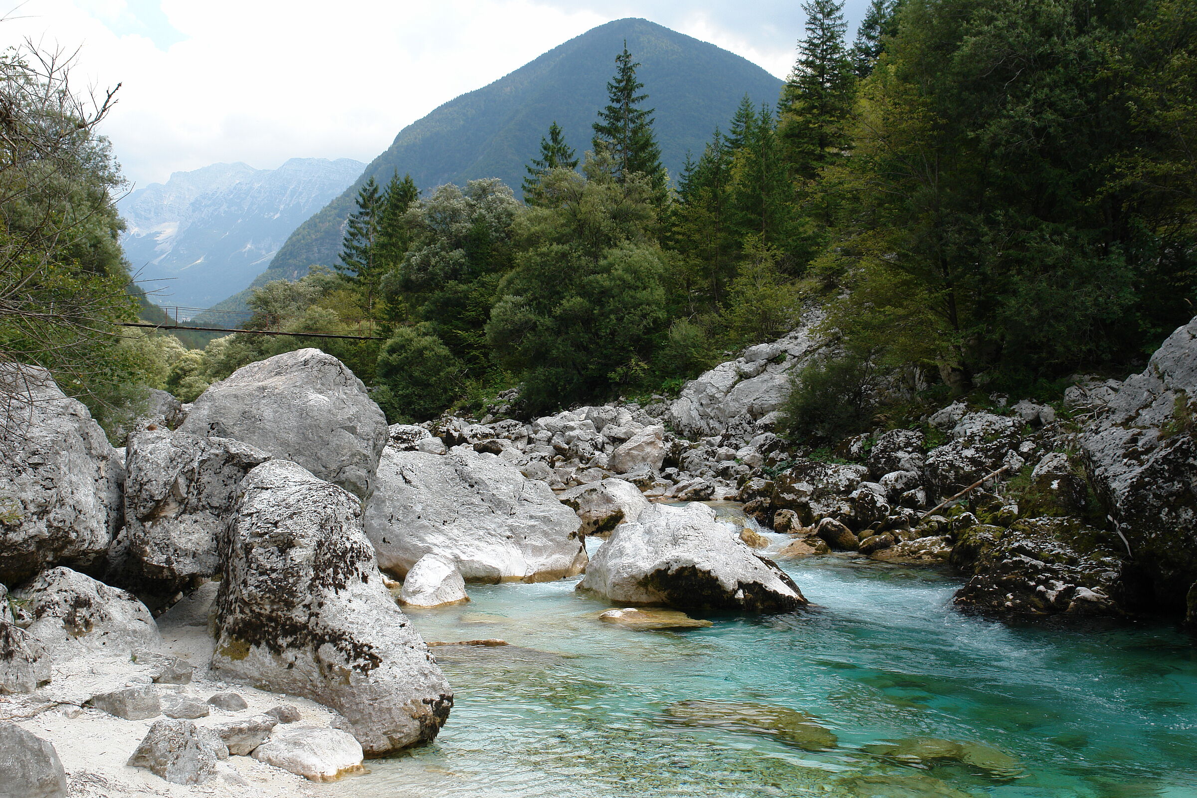 Am Grünen Band Europa: Der Fluss Soca im slowenischen Triglav-Nationalpark (Foto: Juergen Schmidl).