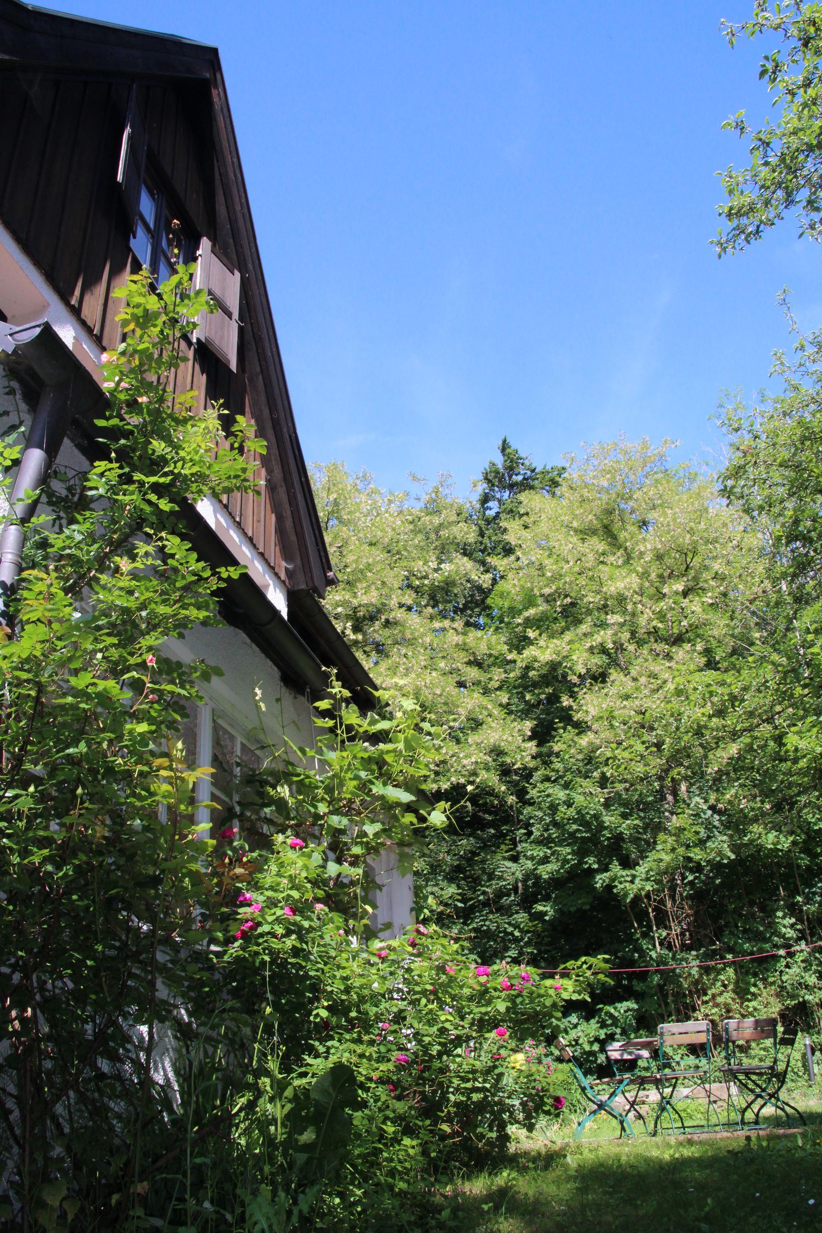 Die Villa Habersack im Frühsommer