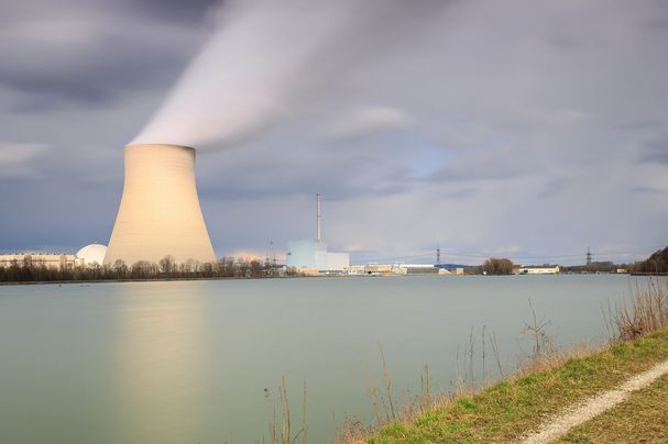 Atomkraftwerk Isar 2 bei Landshut (Foto: mmuenzl/stock.adobe.com)