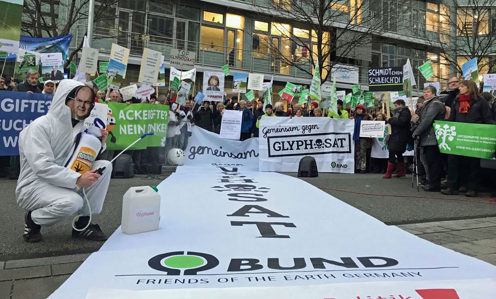 Demo gegen Glyphosat vor der CSU-Zentrale am 29. November 2017