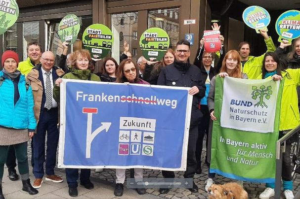 Aktion vor dem Verwaltungsgericht München (Foto: Tom Konopka) Aktion vor dem Verwaltungsgericht München