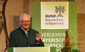 Karl-Ludwig Schweisfurth bei der Verleihung des Bayerischen Naturschutzpreises im November 2014 (Foto: Toni Mader)