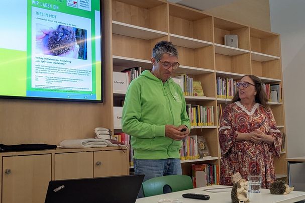 Heike Heck und Detlev Reusch aus Schweinfurt referieren über den Igel, Foto Conni Schlosser