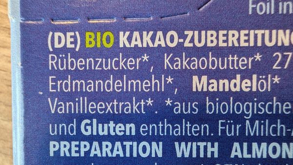 Zutaten der Schokolade prüfen: Achten Sie auf regionale Zutaten aus Bio-Anbau, zum Beispiel auf Rüben- statt Rohrzucker. (Foto: Holger Lieber) Nachhaltige Schokolade kaufen: Zutatenliste einer Tafel Schokolade, mit Rübenzucker.