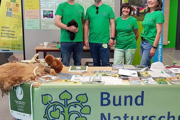 Holger Raquet, Thomas Mantel, Renate Dreßler und Conni Schlosser(von links) betreuten einen Infostand beim Lehrertag in Lohr, Foto Conni Schlosser
