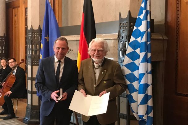 Ehrenpreis des Bayerischen Ministerpräsidenten an Dr. Frieder Oehme