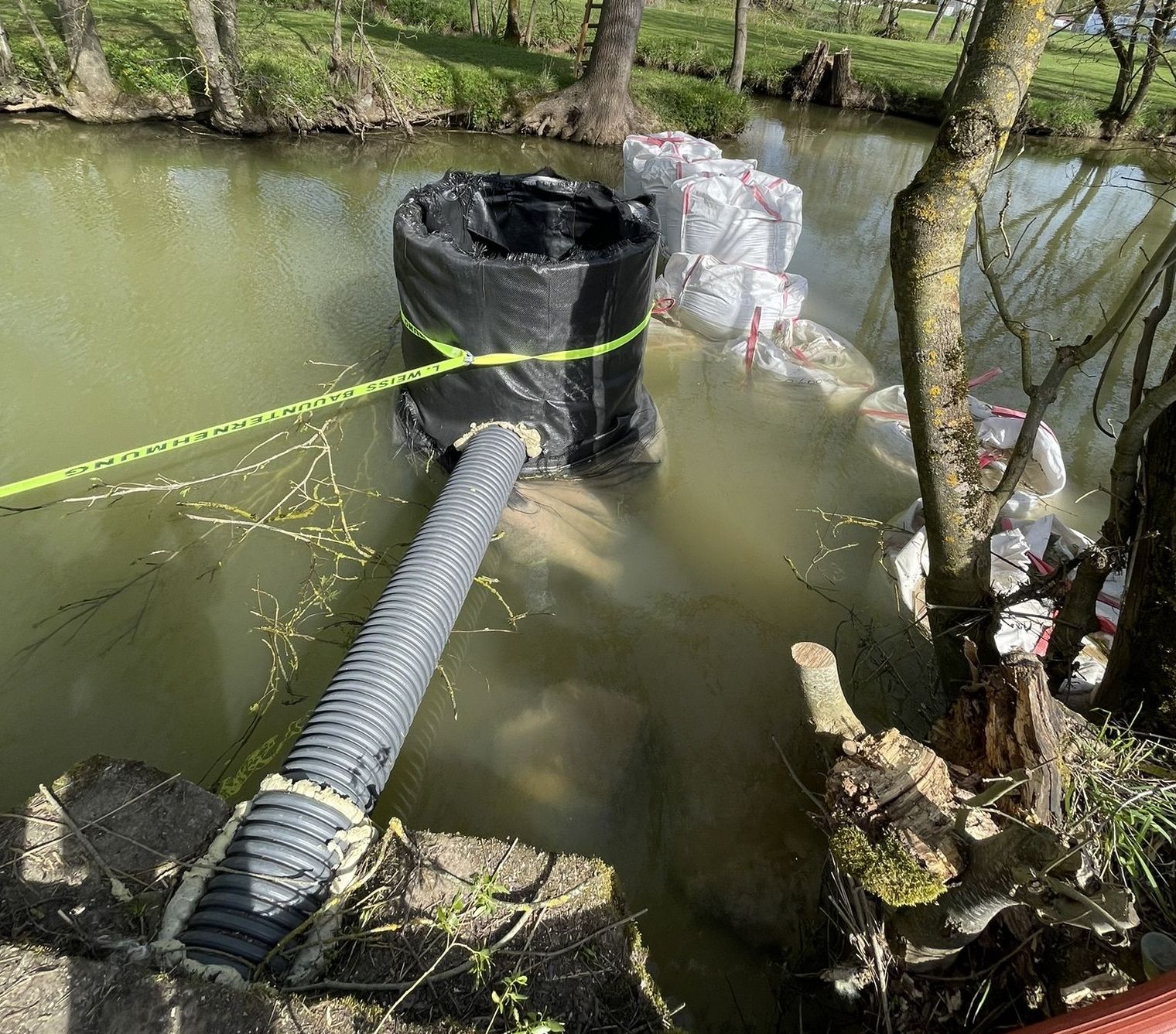 BAYERN: Fluss Streu bei Mellrichstadt (Landkreis Rhön-Grabfeld)