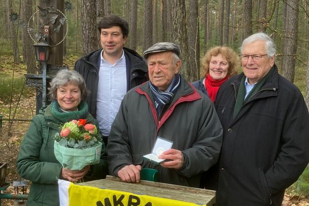 Im Bild v.l.n.r.: stellv. BN-Vorsitzende Beate Rutkowski, BN-Vorsitzender Martin Geilhufe, Hans Schuierer, stellv. BN-Vorsitzende Doris Tropper, BN-Ehrenvorsitzender Hubert Weiger (Foto: Reinhard Scheuerlein)