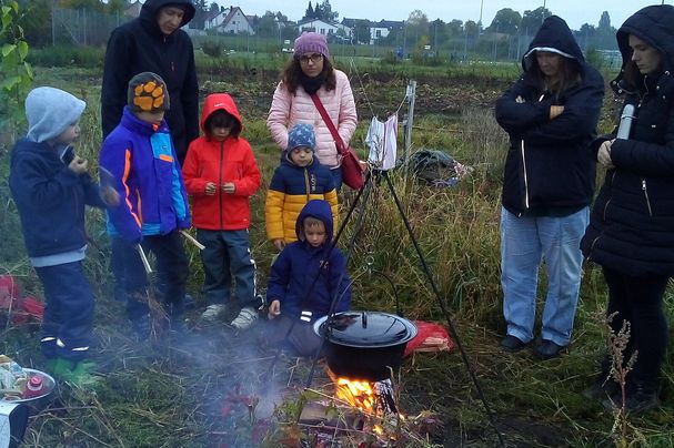 Kochen am Feuer (Foto: Cornelia Rotter) Kochen am Feuer