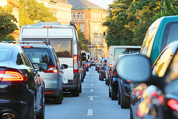 Stau in der Stadt (Foto: Kara - stock.adobe.com)