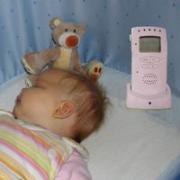 Foto: Helga Krause, Säugling mit Babyfon