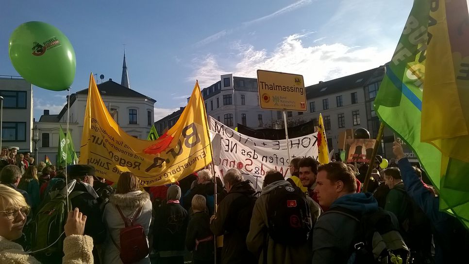 Demo bei Klimakonferenz in Bonn