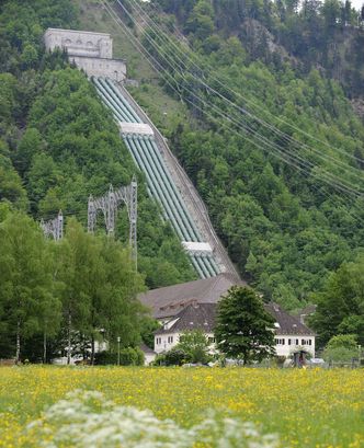 Rohrsystem des Wasserkraftwerks Walchensee über 200 Meter lang