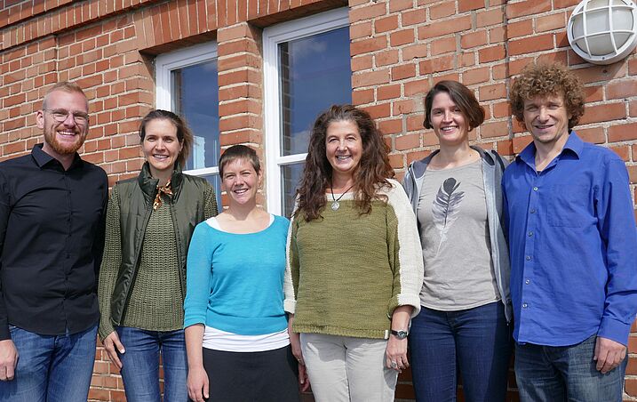 Team des Fachbereichs Grünes Band: (v.l.) Martin Kuba, Kathrin Schrepfer, Angelika Beck, Liana Geidezis, Melanie Kreutz, Uwe Friedel (Foto: Fachbereich Grünes Band) Team des Fachbereichs Grünes Band: (v.l.) Martin Kuba, Kathrin Schrepfer, Angelika Beck, Liana Geidezis, Melanie Kreutz, Uwe Friedel