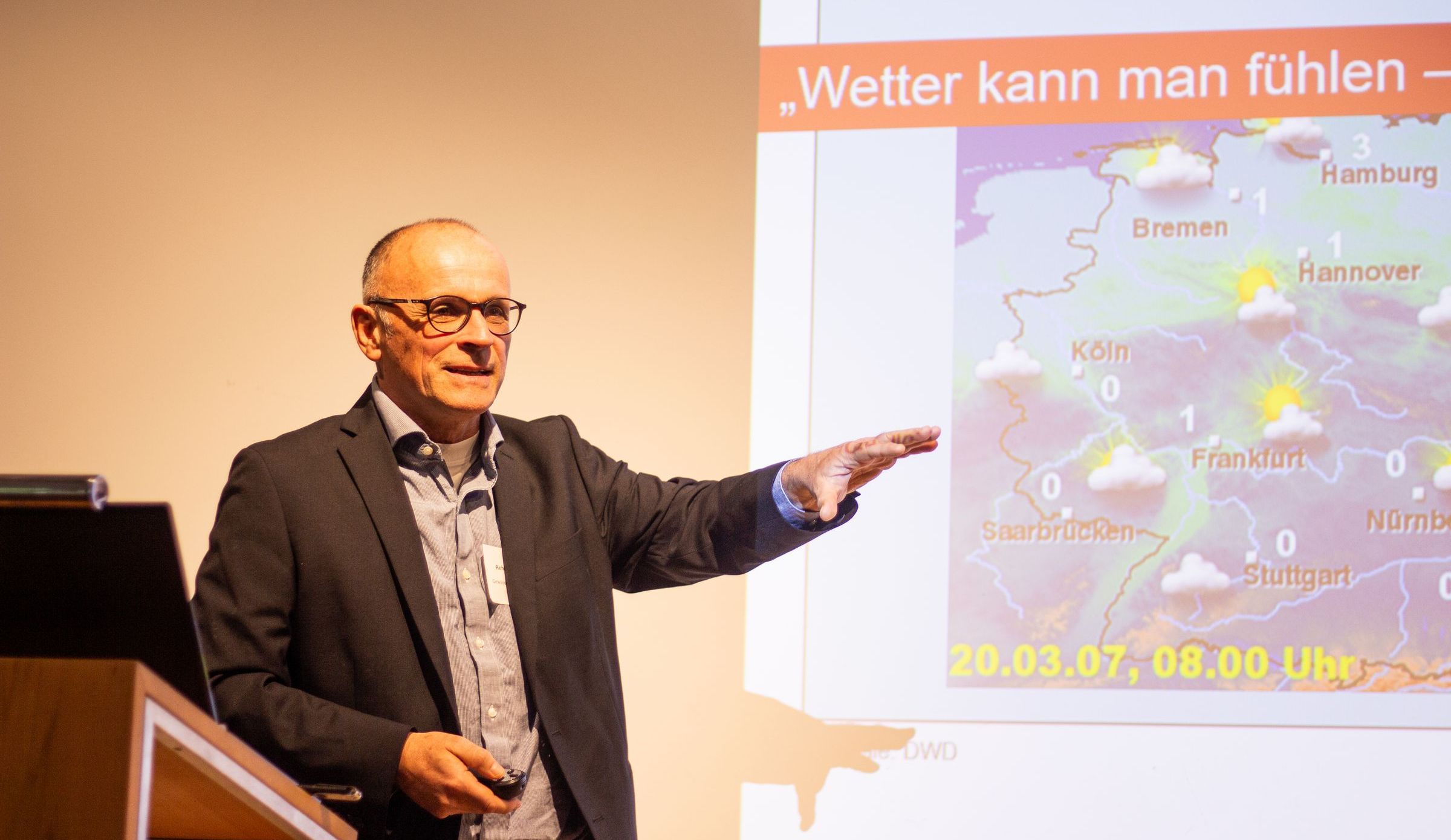 Werner Rehklau bei den Wartaweiler Gesprächen 2025 (Bild: Hannah Meinberg) Werner Rehklau bei den Wartaweiler Gesprächen 2025 (Bild: Hannah Meinberg)
