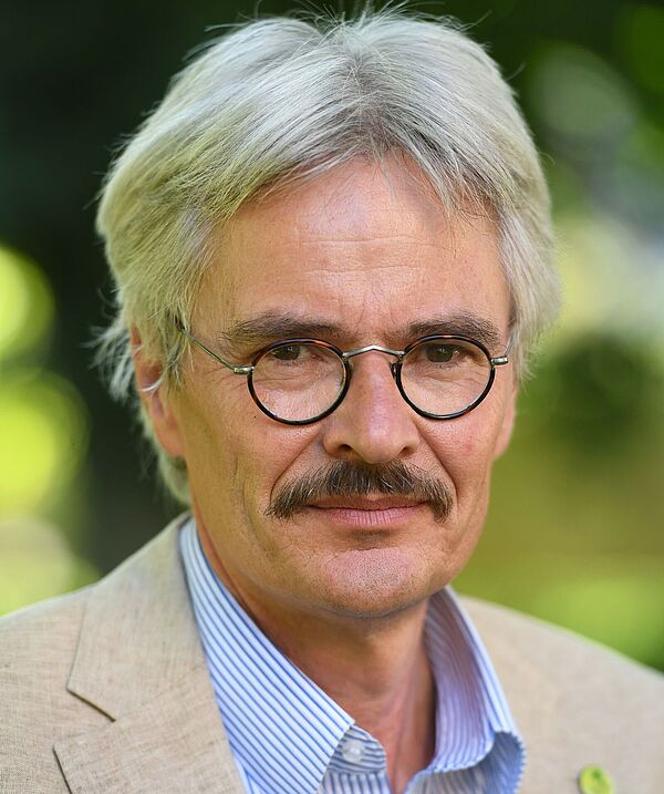 Richard Mergner, Landesvorsitzender des BUND Naturschutz (Foto: Peter Roggenthin) Portrait Richard Mergner, Vorsitzender des BUND Natur‐ schutz in Bayern e.V. (Foto: Peter Roggenthin)