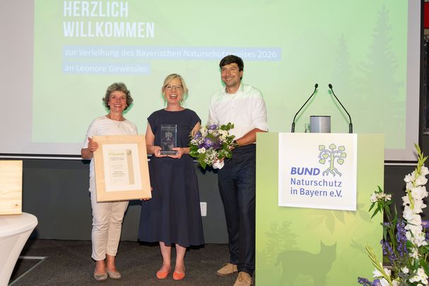 Verleihung des Bayerischen Naturschutzpreises an Leonore Gewessler (Foto: Heinrich Inkoferer).