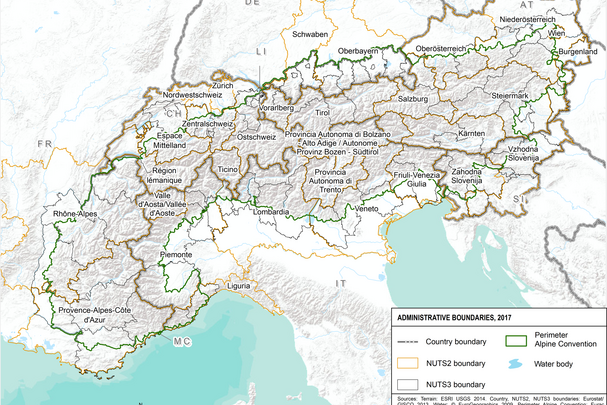 Diese Karte der Alpen zeigt die zahlreichen Grenzen von Regionen und Provinzen der Alpen, sie verdeutlicht so die Notwendigkeit eines übergreifenden Verwaltungs- und Planungsinstruments, wie es die Alpenkonvention darstellt. (Quelle: Permanent Secretariat of the Alpine Convention (2017), The Alps in 25 Maps. Authors: Eurac Research, Institute for Regional Development, Ravazzoli E.)