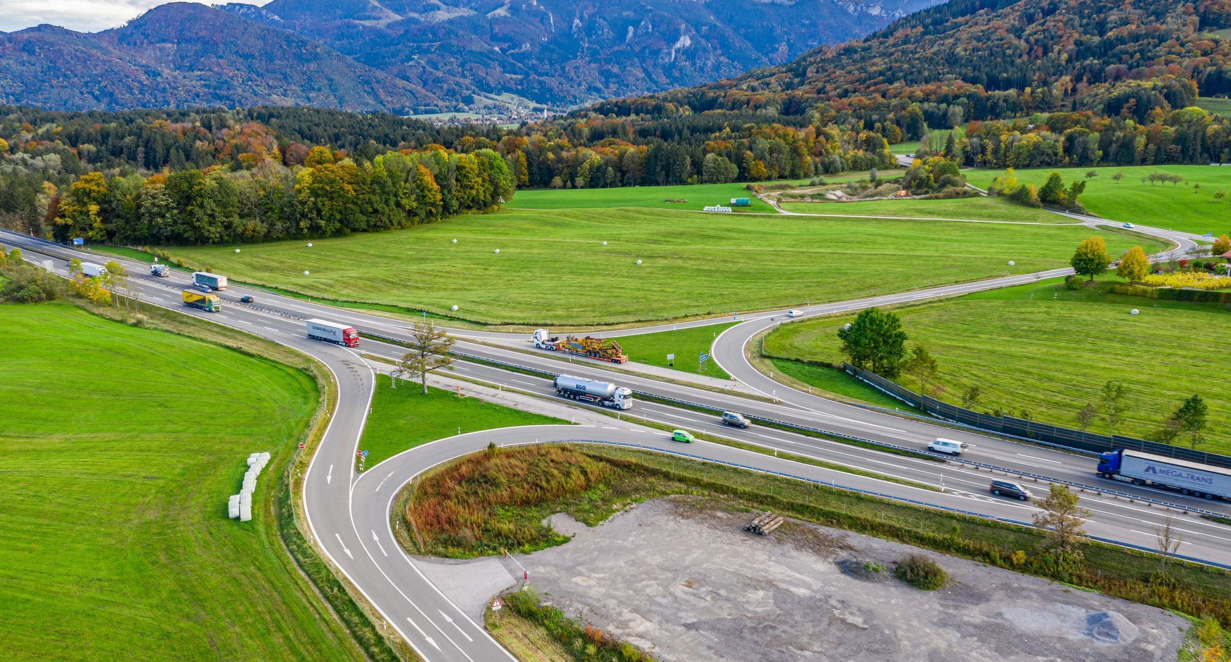 Foto der Autobahn A8 im Chiemgau