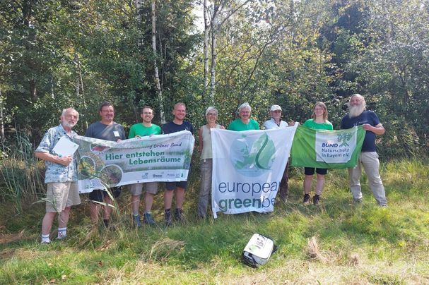 Besuch der Europaabgeordneten Jutta Paulus und des BN-Vorsitzenden Richard Mergner der Projektfläche „Michelbach“ im Projekt Quervernetzung, Foto: BUND Fachbereich Grünes Band Besuch der Europaabgeordneten Jutta Paulus und des BN-Vorsitzenden Richard Mergner der Projektfläche „Michelbach“ im Projekt Quervernetzung