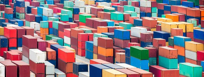 Containerterminal im Hafen Hamburg (Foto: eyetronic/AdobeStock) Containerterminal im Hafen Hamburg