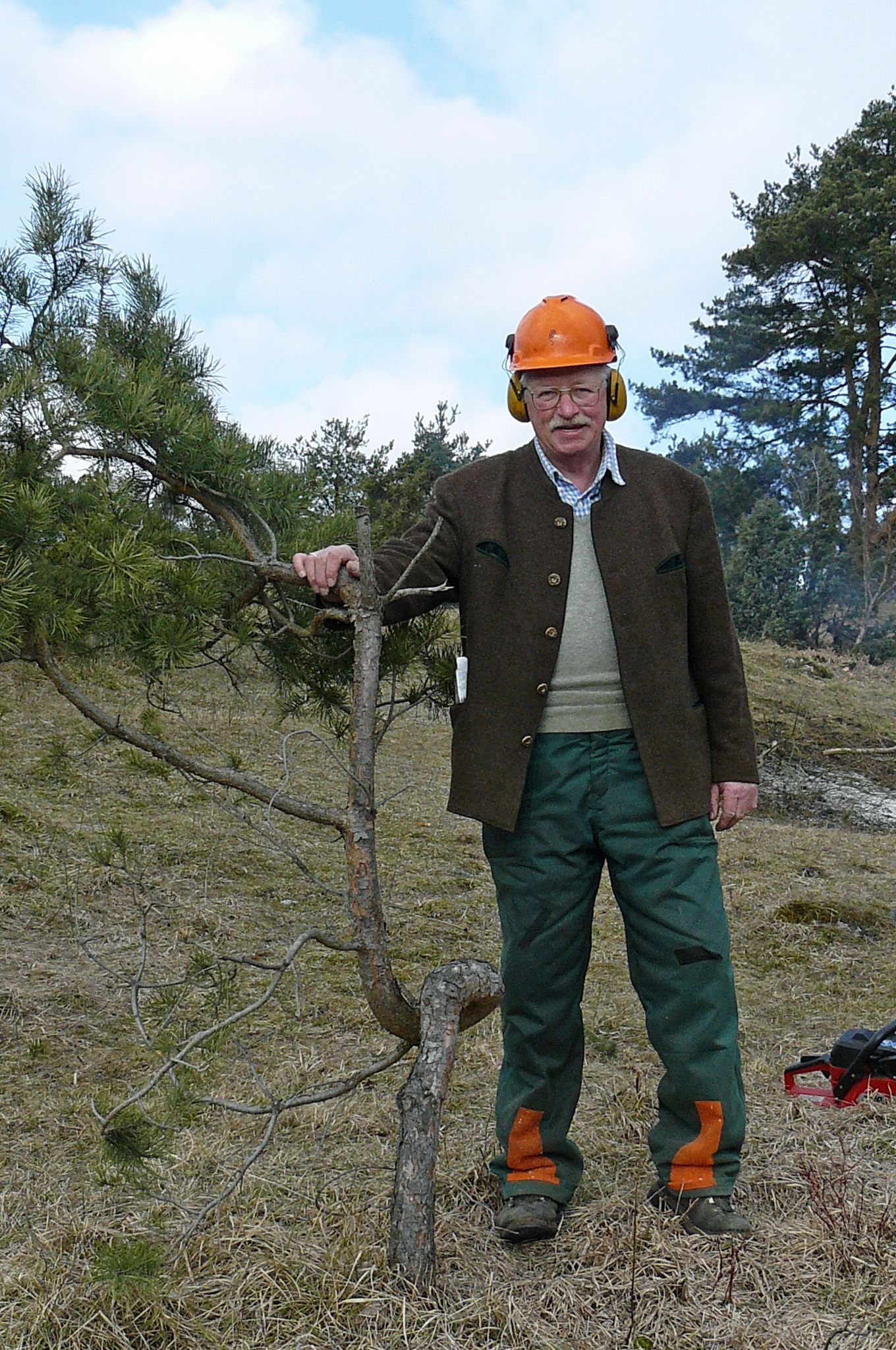 PHelmut Korn im Einsatz bei der Biotoppflege (Foto: Peter Lenk).