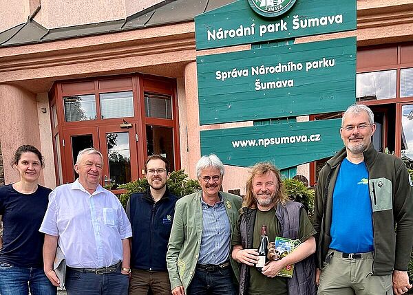 Treffen vor der Nationalparkverwaltungsstelle Sumava 