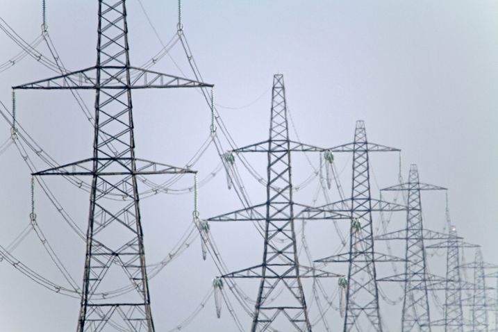 Angesichts einer Überkapazität von 46 Prozent durfte es weder irgendeine Energiesparpolitik, noch eine Förderung regenerativer Stromerzeugung geben (Foto: Gosch/fotolia.com).