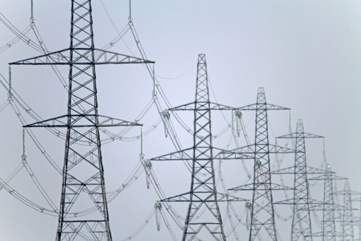 Angesichts einer Überkapazität von 46 Prozent durfte es weder irgendeine Energiesparpolitik, noch eine Förderung regenerativer Stromerzeugung geben (Foto: Gosch/fotolia.com).