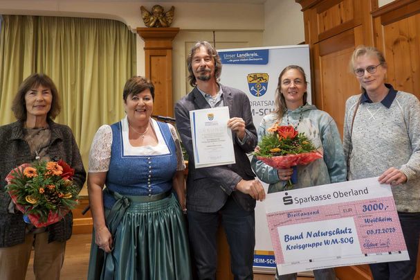 Vertreter*innen der Kreisgruppe bei der Verleihung des Umweltpreises