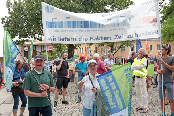 Demonstranten an der Klimademo in Traunstein