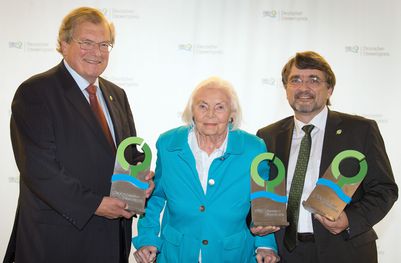 Die drei Preisträger: Hubert Weiger, Inge Sielmann, Kai Frobel (Foto: DBU)