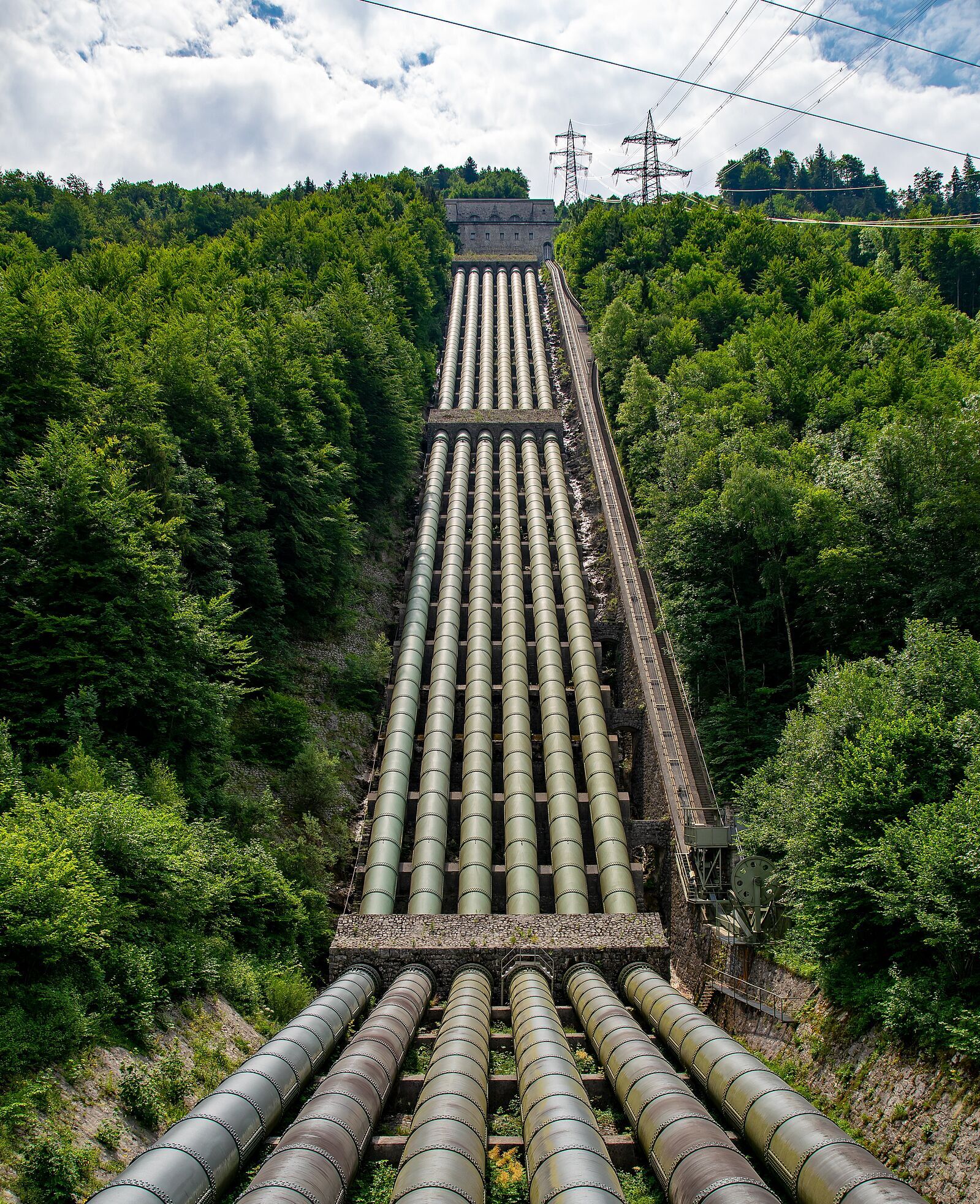 Rohrsystem des Wasserkraftwerks Walchensee über 200 Meter lang